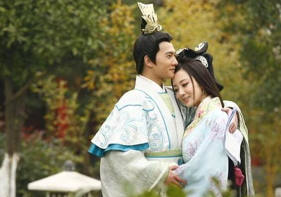 原创三国中容貌倾城的甄姬,被告发有不伦的罪名,曹丕怎么处置她的?