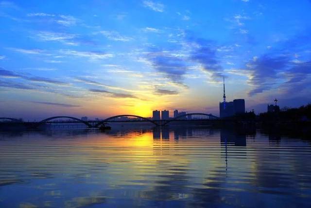 原创南阳不认输:每一次民族危亡,南阳人都会拼尽粮草死守孤城,这次也