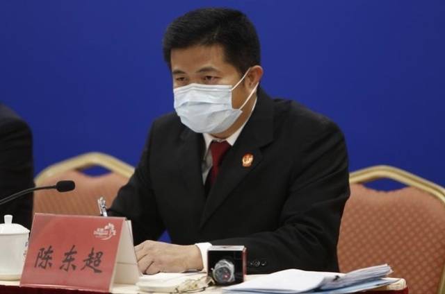 在发布会现场,东莞中院党组成员,政治处主任陈东超解释,无论是否发病