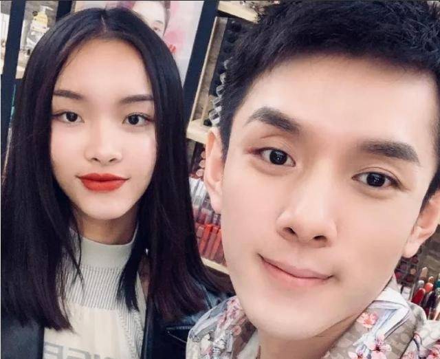 李佳琦追星陷入两难下期歌手2020妹妹奇袭偶像华晨宇