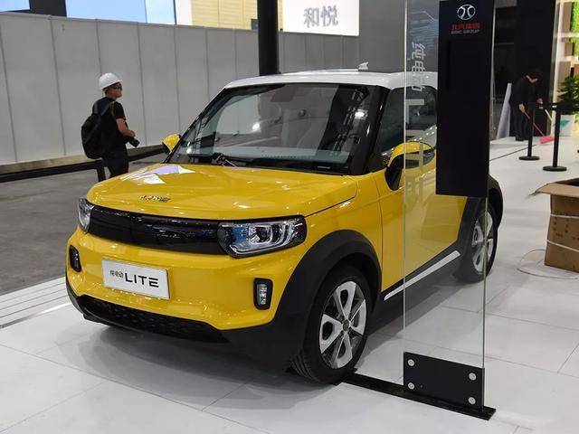 國產版小型mini?成年人的玩具汽車?