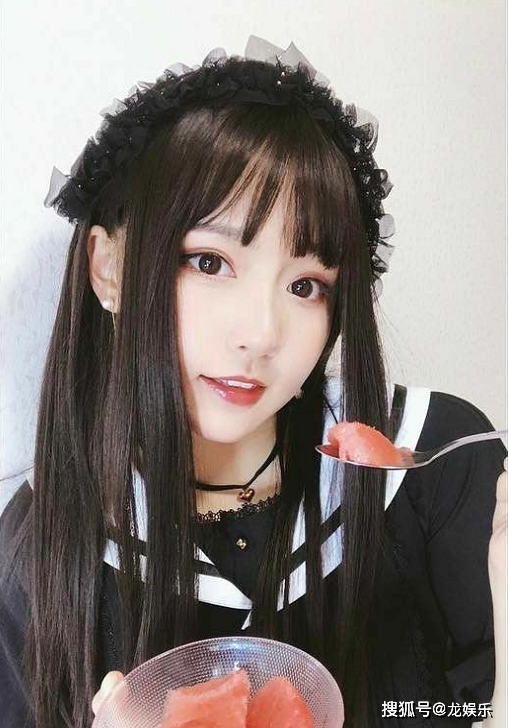诸葛大力到底有多漂亮?当她穿上jk制服后,让人眼前一亮
