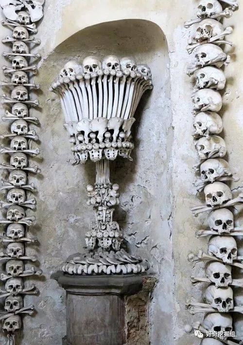 头皮发麻!用4万人骸骨堆成的一座教堂