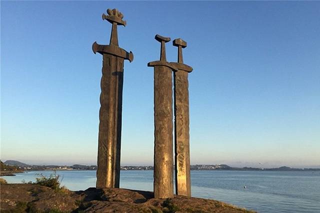 原创世界4大"镇山剑",中国独占三把,有一把至今没人能拔出!