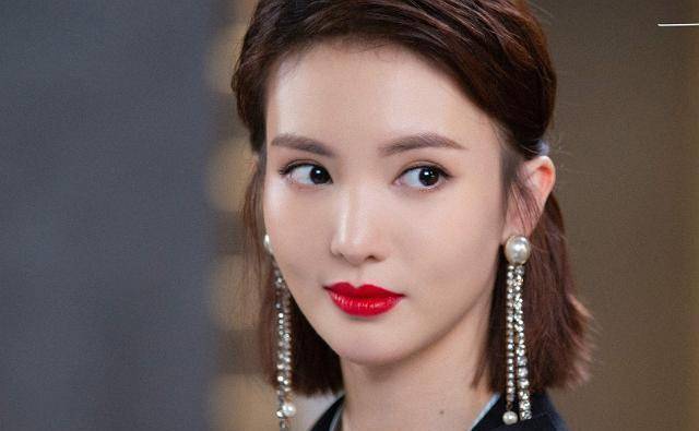 金晨与邓伦分手被公司雪藏9个月后,终凭《好好的》拾回人气