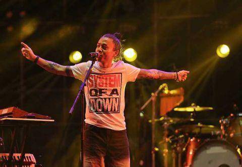 参加了这个节目的有一些成立时间很久的乐队,比如痛仰乐队成立于1999