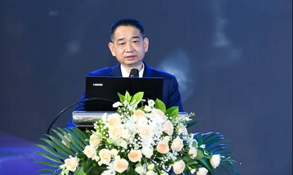 箭牌家居集团董事长,总经理谢岳荣