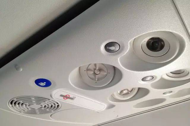 乘飞机时头顶上的空调千万别关,没想到会有这样严重的后果