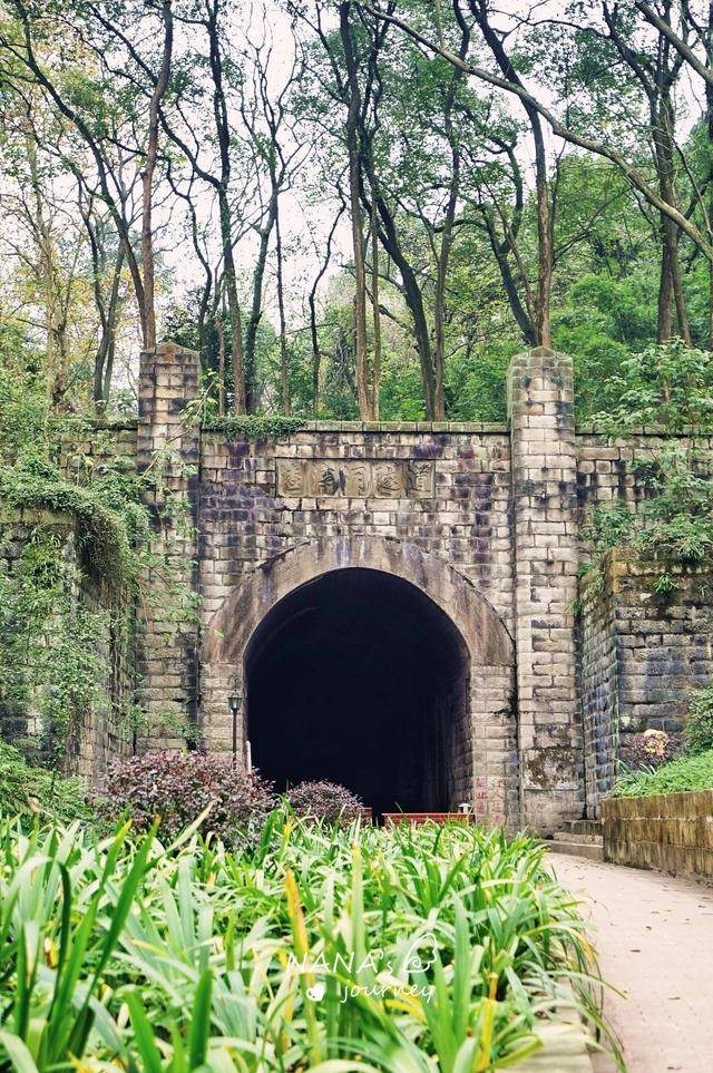 渣滓洞隧道,通往过去的时光隧道