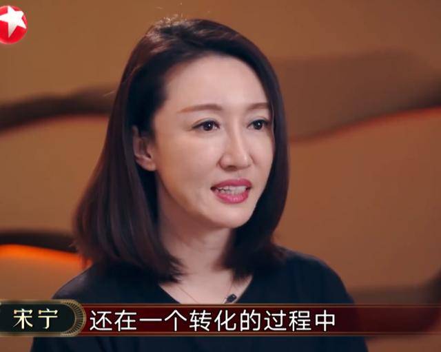 冯巩两位高徒均被喜剧人6淘汰李鸣宇相声被群嘲