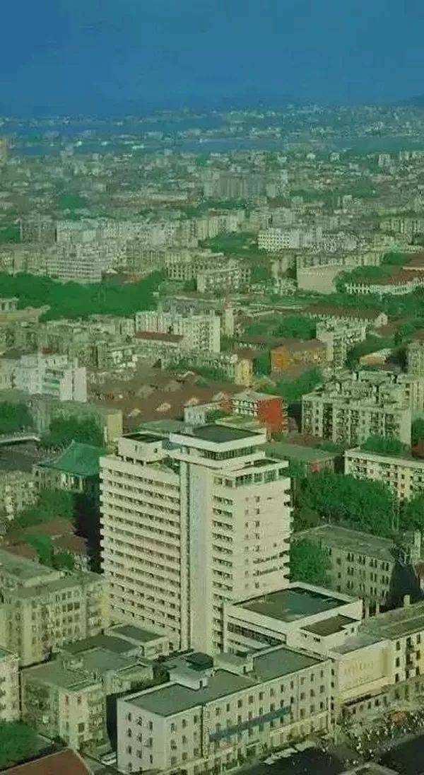 1985年,汉口饭店.