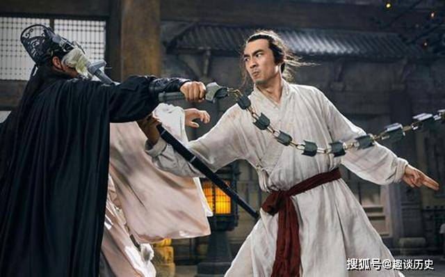 中国四大剑术高手,有一人能将剑抛入空中,然后用剑鞘瞬间接入
