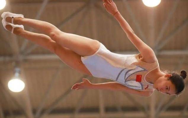 原创为什么女运动员选择穿三角裤,是因为好看吗?真相让人心酸