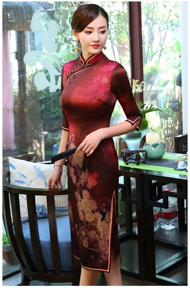 旗袍穿出大长腿,网友:没个好身材,招架不住!