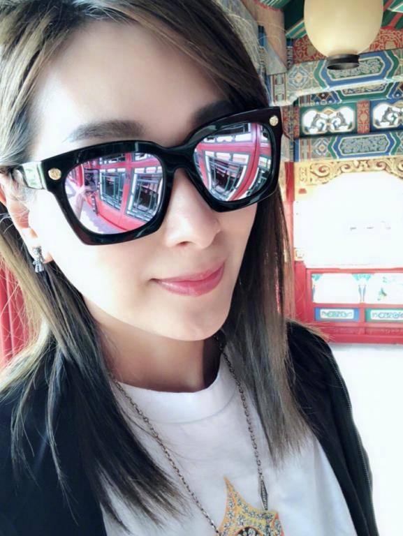 还记得被"一巴掌"毁掉前途的杨恭如吗?如今46岁活成20岁模样