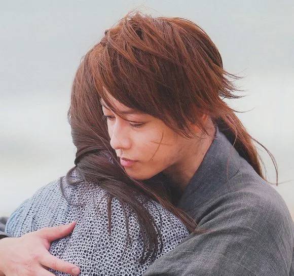 原创佐藤健不用替身亲自上阵,《浪客剑心》被评最佳漫改真人版电影