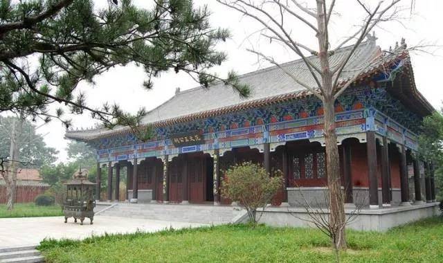 地址:邹平市青阳镇醴泉村南 电话:18265741567 范公祠始建于宋治平二