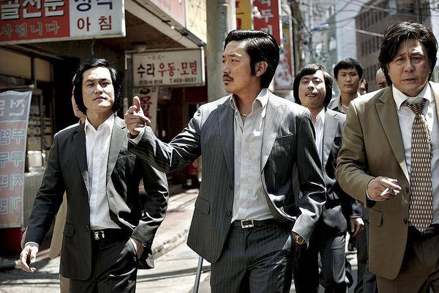 坏家伙的全盛时代大叔从落魄职员到黑道大哥靠嘴玩转黑白两道