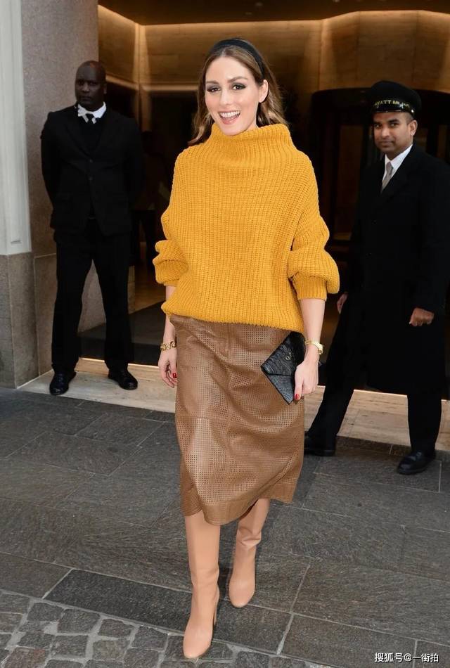 原创名媛olivia现身时装周,黄色look高贵典雅,网友:不愧最会穿女人