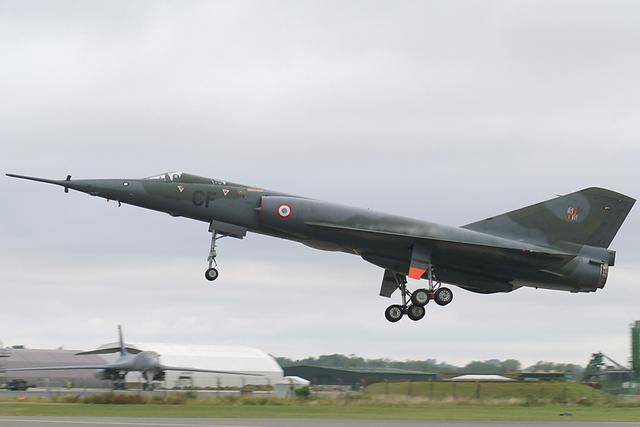 法国有世界上最小的战略轰炸机,没苏-30重,浅析一代名机幻影iv