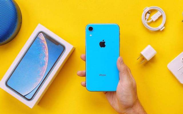 在国内,小米和和荣耀成为最具性价比的手机品牌,相比国外昂贵的iphone