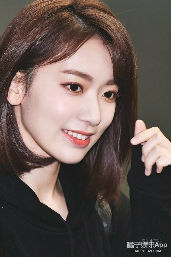 izone人气成员小樱花,13岁到21岁美貌逐渐成型,变脸过程真励志