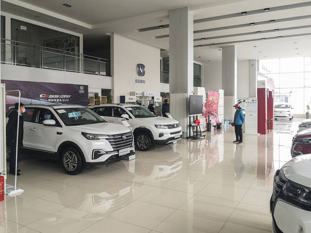 原创战疫总动员之探访长安汽车4s店:精简店内人员 现车充足