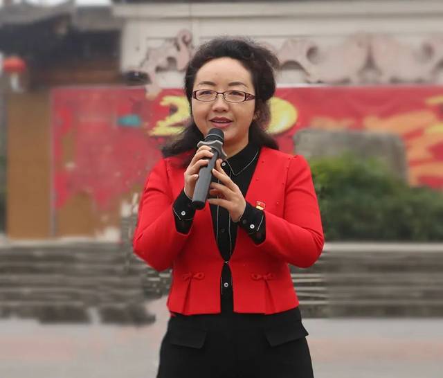 杨淞向外出务工人员致以亲切的问候 和良好的祝愿