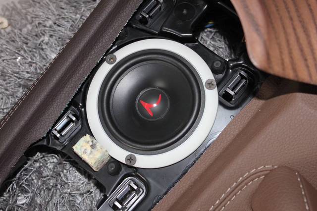 将缺失的补回来-南阳德众汽车音响奔驰e300无损改装丹麦绅士宝