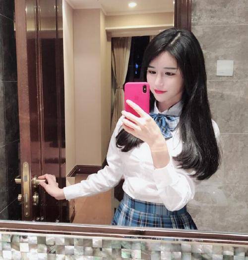 斗鱼米儿啊直播划水,引来正忙着和土豪约会的猜测_手机搜狐网