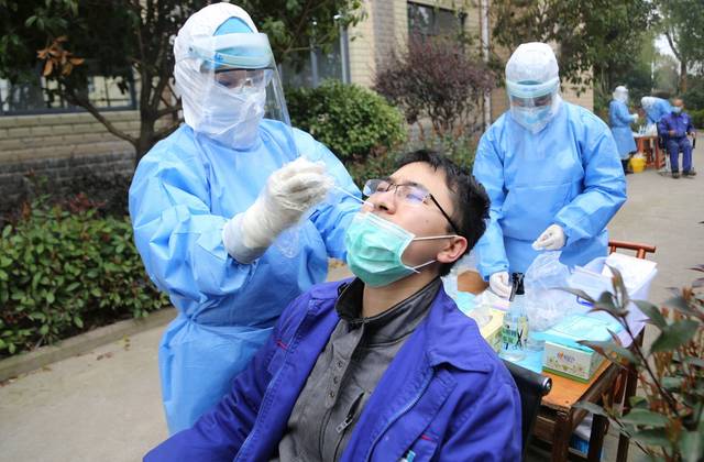 湘潭市第一人民医院到韶山为复工企业人员作核酸检测