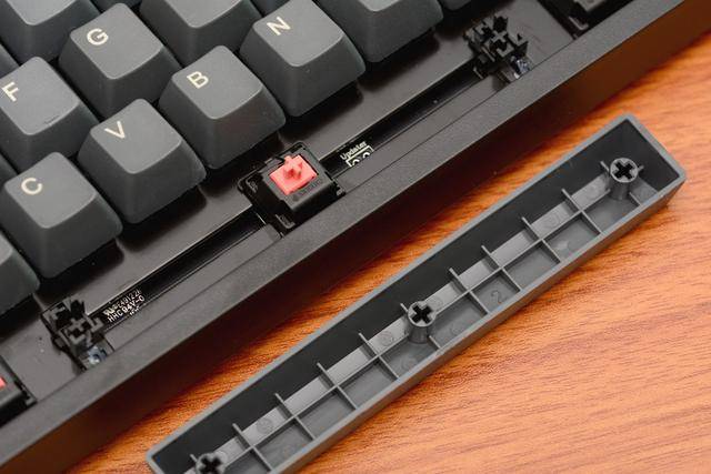 真正好用不贵屌丝买得起的樱桃轴静音机械键盘