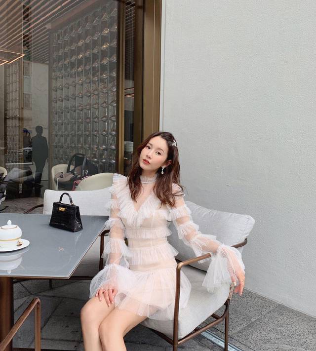 张子萱晒美照宛如待嫁新娘,频频暗示陈赫很想办婚礼?