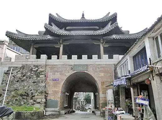 东为挹仙门,通仙坛寺,柏垟,宋埠,达仙口;南为通济门,通城南,坡南,连浙