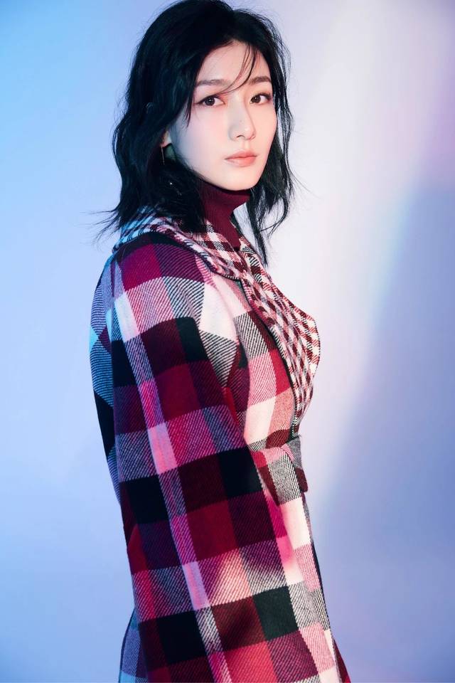 叶青解锁新身份,发行首张个人ep《青.色》