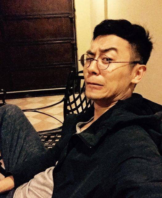 朱亚文最真实的私下照:跟电视上差距好大,网友:帅气范全无