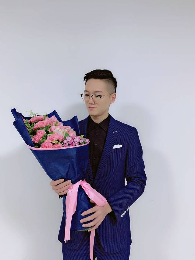 独家访谈冷雨哲老师展示最优秀的你