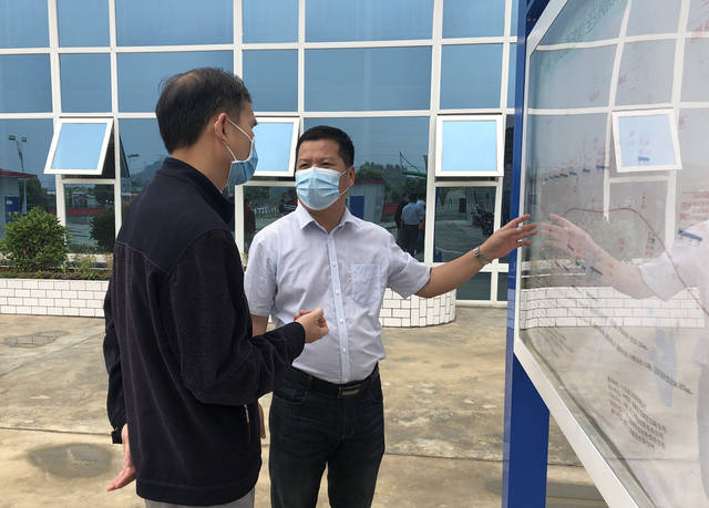 南宁市横县副县长冯华东到中铁二十局集团南玉铁路4标检查指导工作