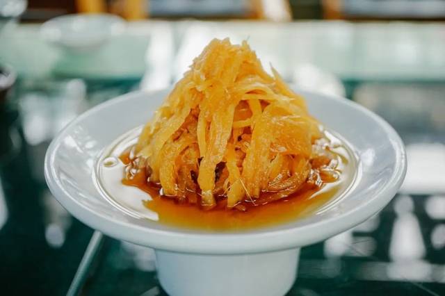 再来说说配菜,对,扬州人连吃个早饭都是有冷菜热碟的. 基本每桌必点.