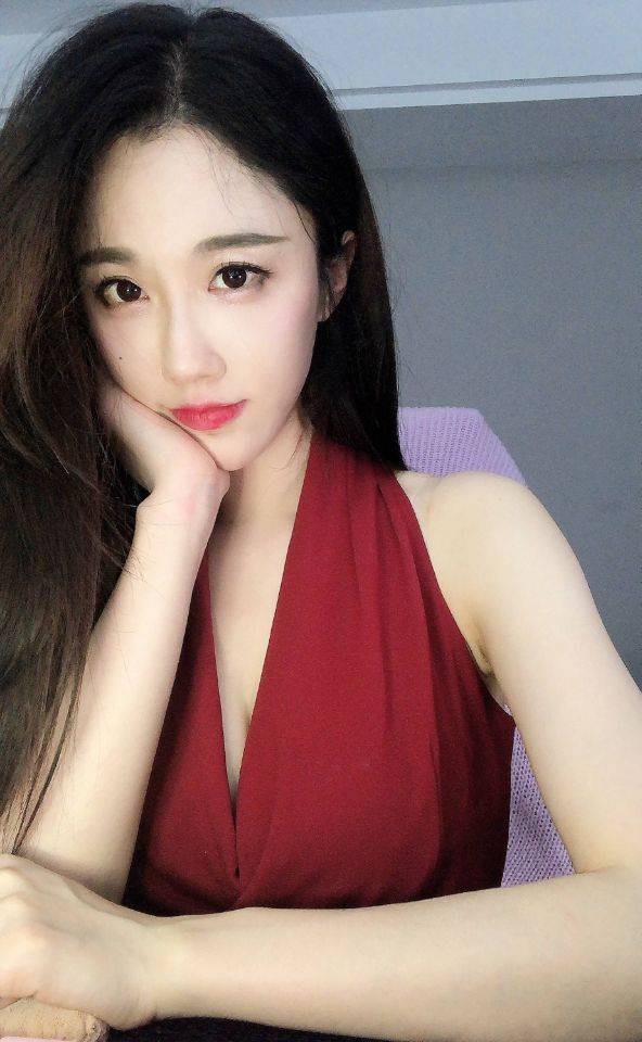 轩子巨二兔再谈男友标准,年龄太小没可能,黑人的话可以考虑?