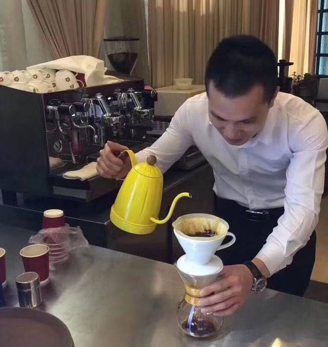 陶老板和他的 " 健康防疫餐 "