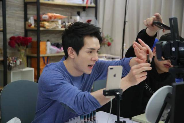 手机圈需要『李佳琪』_手机搜狐网