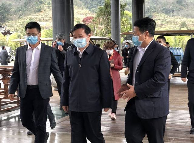 抚州市委书记肖毅一行走访大觉山巡察景区复产复工和疫情防控情况