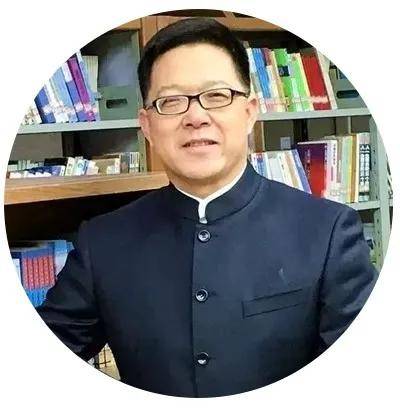 学校的田宝宏,他表示,延迟开学期间,老师们全天候为学生学习保驾护航