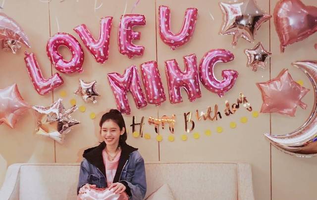 之前奚梦瑶举办的生日宴会十分隆重