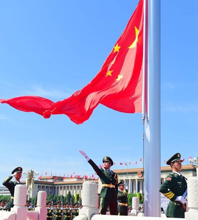 丹小战疫进行时集结在五星红旗下丹竹头小学成功举行在线教育线上升旗