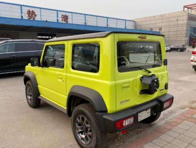 最便宜的铃木吉姆尼提车落地价与h9看齐车主路上回头率给力