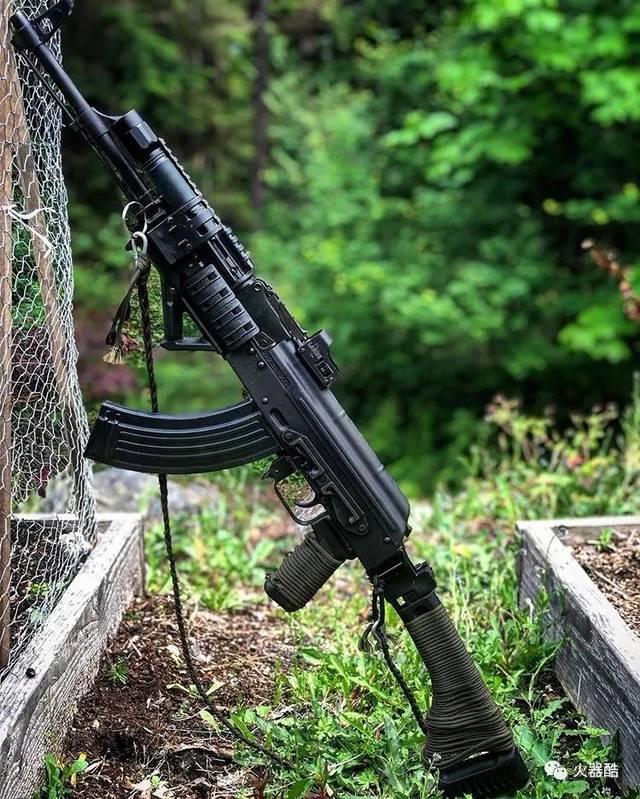 【枪迷相册】出门就是各种景致 端着一把枪喝着咖啡 那是一种什么样的