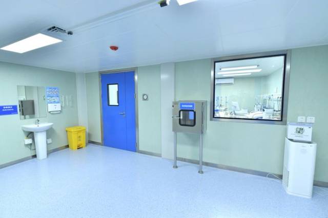 icu病房的缓冲室