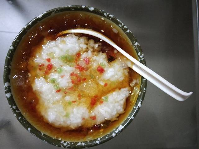 清爽可口的 冰稀饭,是玉溪人夏天最爱的甜品.